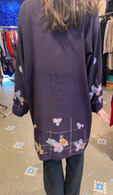 Load image into Gallery viewer, Silk 20’s reversible kimono