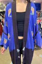 Load image into Gallery viewer, Silk 20’s reversible kimono