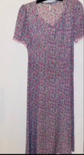 Load image into Gallery viewer, 1940's floral print crepe frock