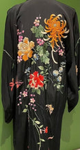 Load image into Gallery viewer, Embroidered vintage kimono