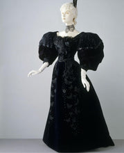 Load image into Gallery viewer, Werlé couture gown