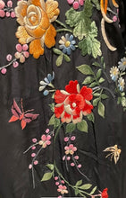 Load image into Gallery viewer, Embroidered vintage kimono