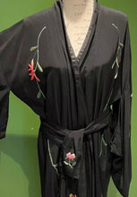 Load image into Gallery viewer, Embroidered vintage kimono