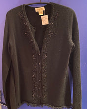 Load image into Gallery viewer, Peck &amp; Peck beaded 2ply cashmere cardy
