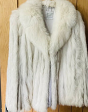 Load image into Gallery viewer, Arctic Fox Jacket - size M
