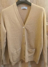 Load image into Gallery viewer, Beige cashmere cardigan

