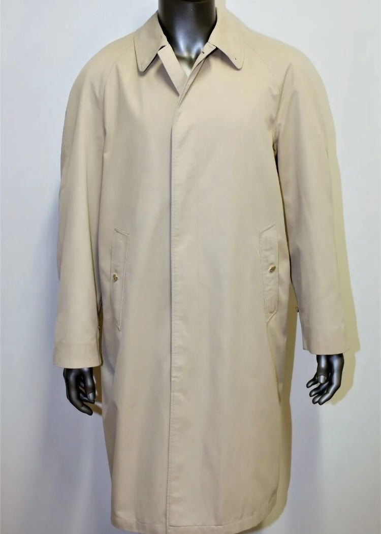 Burberry man’s Commuter raincoat