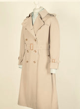 Load image into Gallery viewer, Burberry Gaberdine coat M
