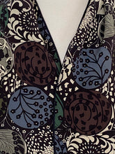 Load image into Gallery viewer, Silk pointed scarf
