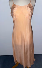 Load image into Gallery viewer, Peach vintage fine silk appliquéd slip
