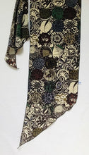 Load image into Gallery viewer, Silk pointed scarf
