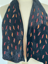 Load image into Gallery viewer, Velvet black 40’s print cravat scarf

