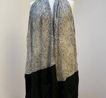 Load image into Gallery viewer, Silk paisley stole
