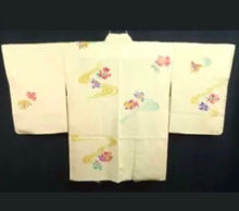 Load image into Gallery viewer, Japanese yellow batik kimono jacket
