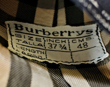 Load image into Gallery viewer, Burberry vintage raincoat
