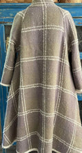 Load image into Gallery viewer, Reversible 50’s wool coat with scarf
