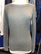 Load image into Gallery viewer, Elena Solano 2 ply green cashmere
