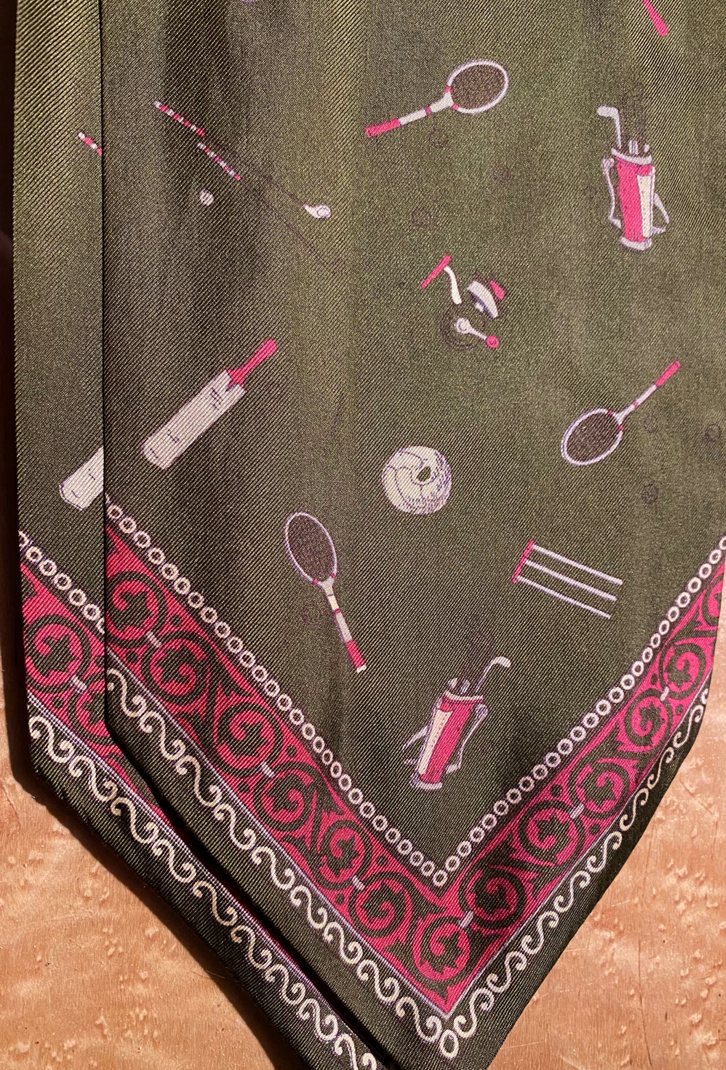 Silk cravat with sports motif