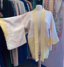 Load image into Gallery viewer, Japanese yellow batik kimono jacket
