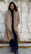 Load image into Gallery viewer, Man’s Beige Burberry raincoat
