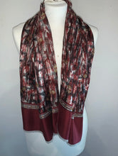 Load image into Gallery viewer, Man’s silk print vintage scarf
