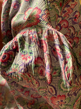 Load image into Gallery viewer, 1940&#39;s floral print crepe frock
