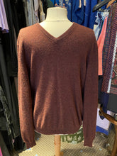 Load image into Gallery viewer, V neck Cashmere 2 ply
