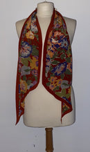 Load image into Gallery viewer, Vintage Liberty Pointed scarf
