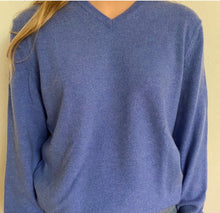 Load image into Gallery viewer, Club Room V two ply cashmere
