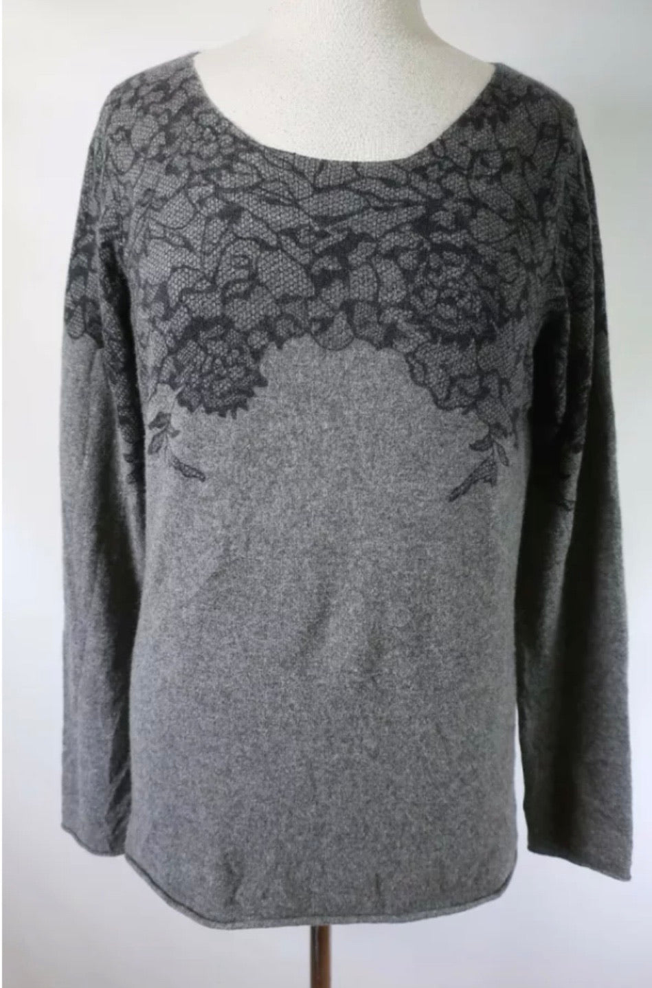 Neiman Marcus NY grey Lacey print cashmere